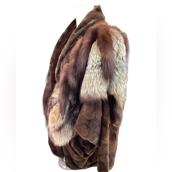 RARE Adrienne Landau for Saks Fifth Ave Sable, Mink & Fox Coat. (fc) - Picture 13 of 16
